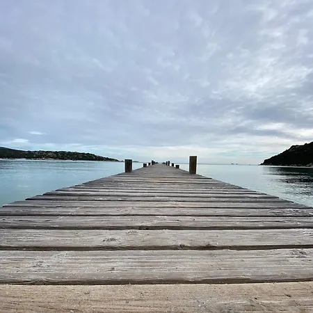 Pour 4 Personnes Proche Santa Giulia 别墅