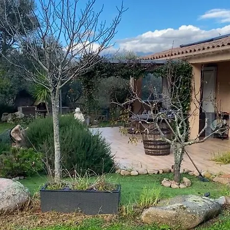 Villa Pour 4 Personnes Proche Santa Giulia