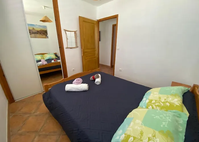 Pour 4 Personnes Proche Santa Giulia Villa